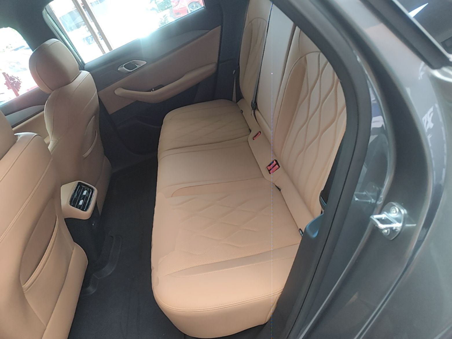 Geely Galaxy A7 2025 Model EM-i 70km Luxury Edition — снимка 20