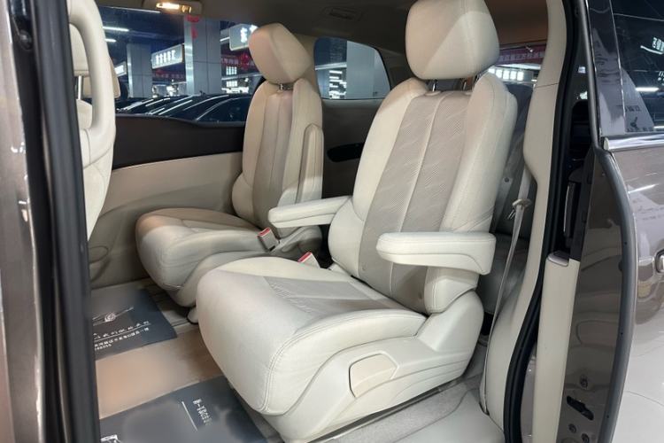 Used Buick GL8 2023 Land Executive Class Comfort Model