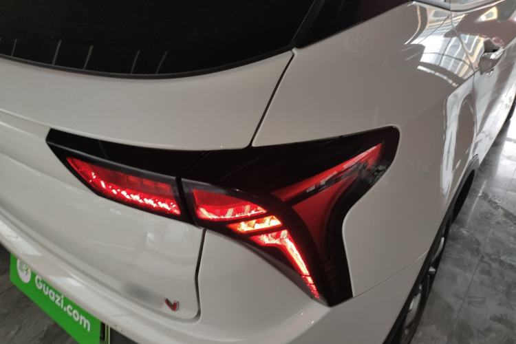 Used NETA V 2021 Standard Range Entertainment Version – Upgraded Model Right Rear Taillight