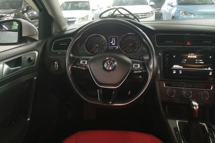 Used Volkswagen Golf 2020 200TSI DSG Comfortable and Ambitious Edition
