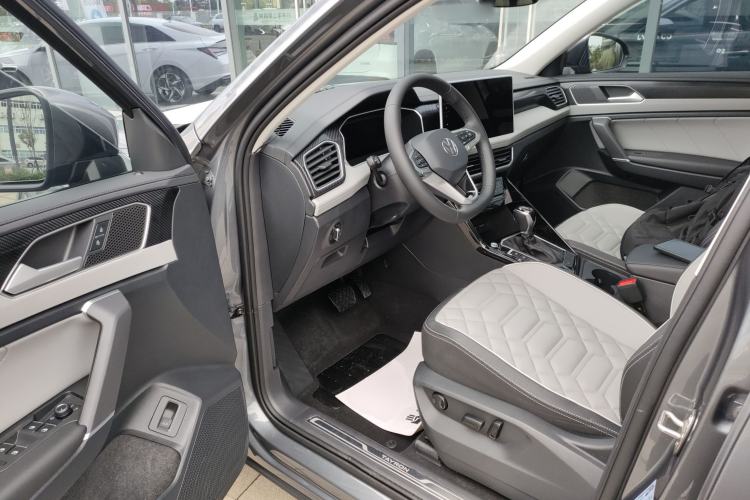 Used Volkswagen Tayron 2023 300TSI Two-Wheel-Drive Luxury Plus Advanced Edition