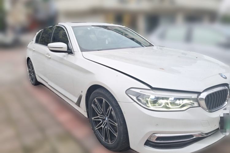 Used BMW 5 Series New Energy 2019 Updated Version 530Le Luxury Package Front Right 45 Deg