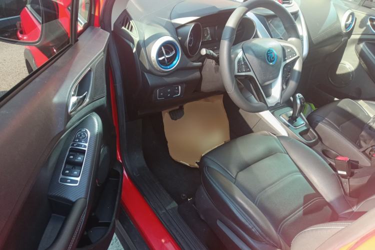 Used BYD Yuan New Energy 2019 EV360 Smart Connect Leading Model Interior 3