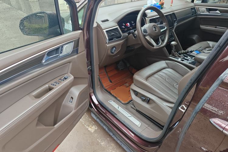 Used Volkswagen Viloran 2020 330TSI Luxury Edition