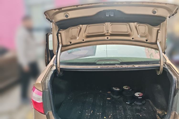 Used Kia K2 2012 Sedan 1.4L MT GLS Commemorative Edition
