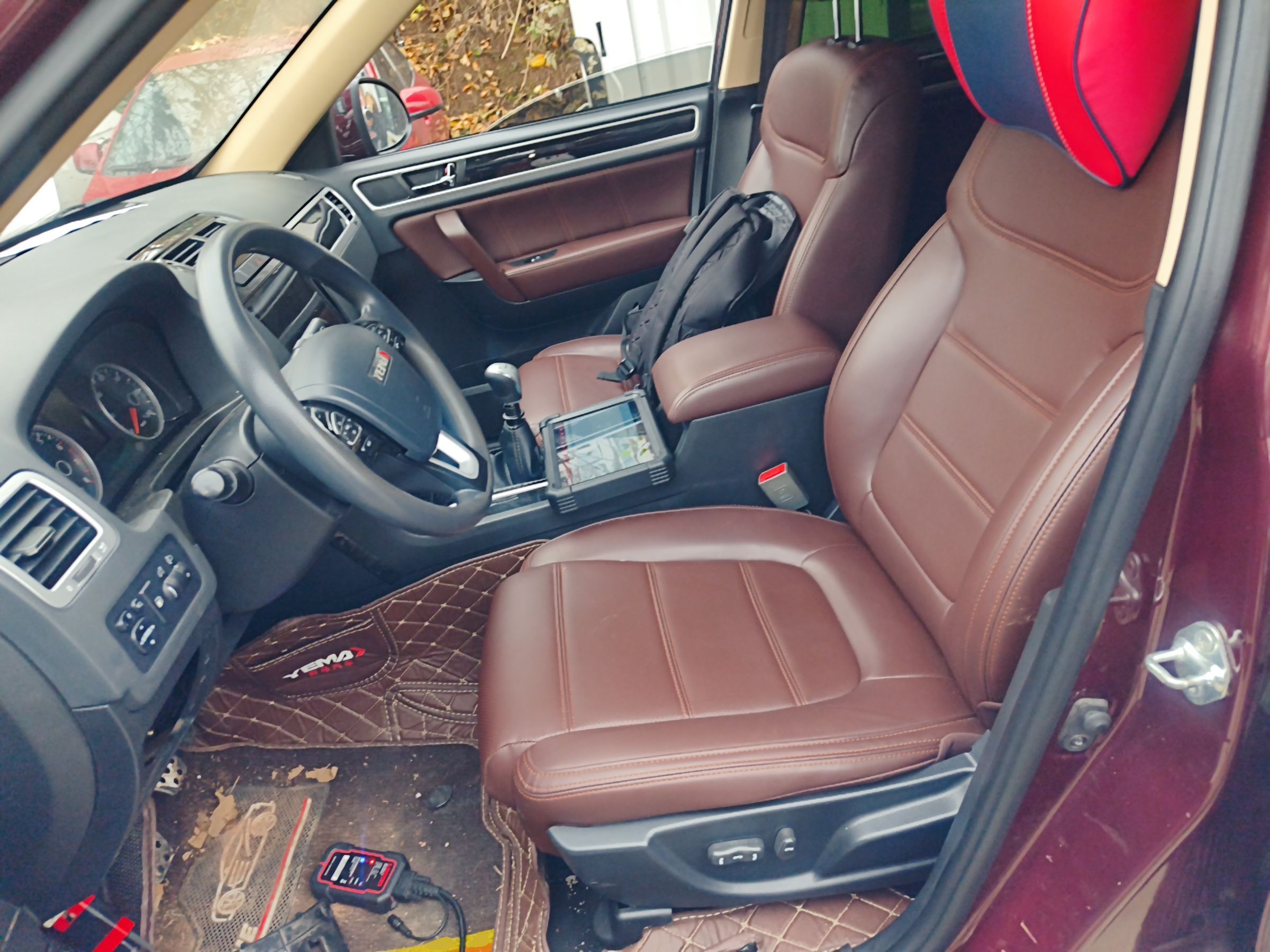 Переднее сиденье в автомобиле