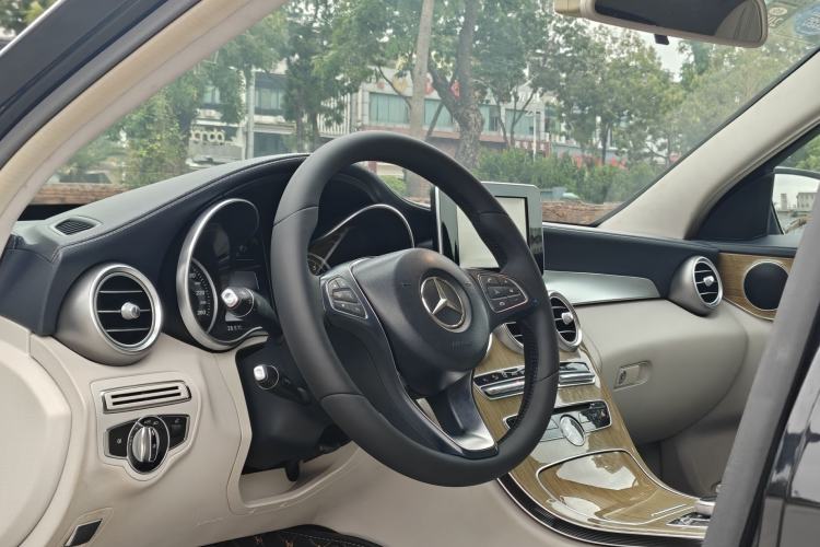 Used Mercedes-Benz C-Class 2015 C 200 L