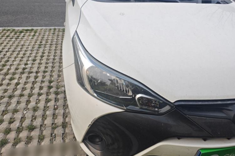 Used Toyota YARiS L Zhi Xuan 2017 1.5E CVT Enhanced Performance Edition Right Front Headlight