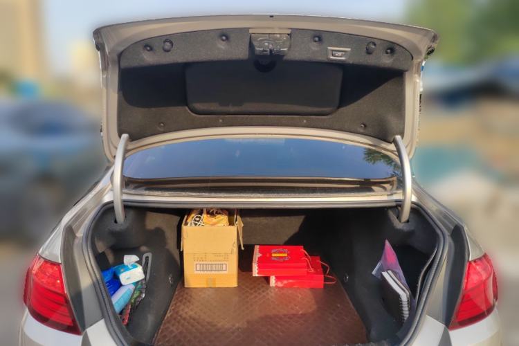 Used BMW 5 Series 2017 525Li Luxury Design Package Trunk