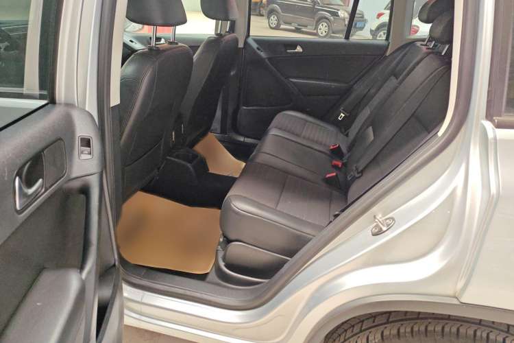 Used Volkswagen Tiguan L 2013 1.8TSI Manual Two-Wheel Drive Trend Edition