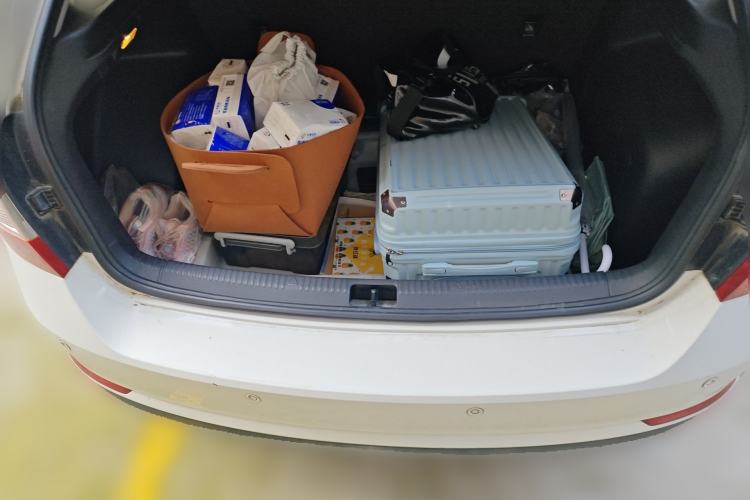 Used Skoda Rapid Spaceback 2016 Revised Version 1.6L Automatic Front-Drive Edition Trunk