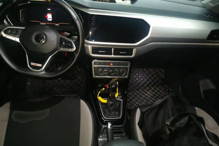 Used Volkswagen Tacqua 2020 1.5L Automatic Yue Interior 2