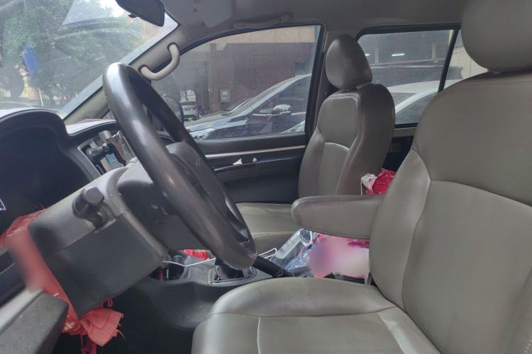 Used FORTHING Lingzhi 2022 M5L 1.6L Utility Model 7 Seats
