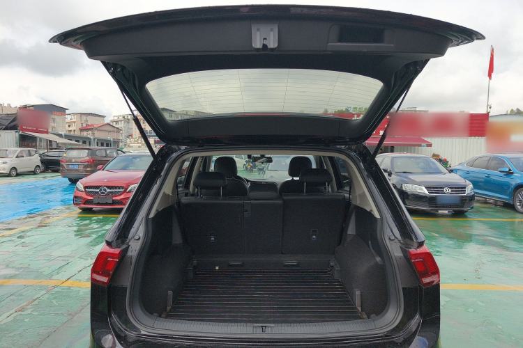 Used Volkswagen Tiguan L 2019 Updated Version 330TSI Automatic Two-Wheel Drive Panoramic Comfort Edition China VI Standard Trunk