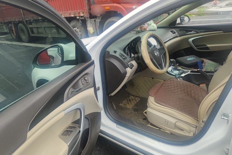 Used Buick Regal 2015 2.0L Leading Fashion Edition Interior 3