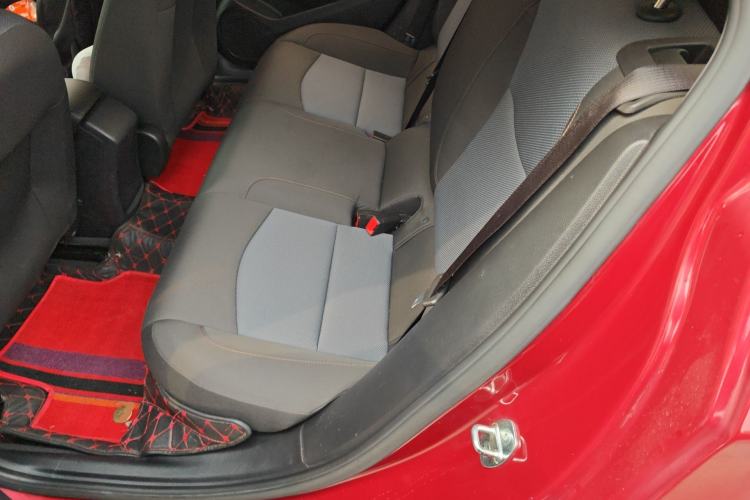 Used Chevrolet Cruze 2017 1.5L Automatic Pioneer Sunroof Edition
