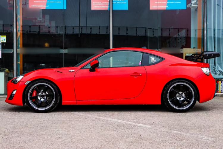 Used Toyota 86 2013 2.0L Automatic Luxury Version
