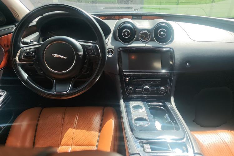 Used Jaguar XJ 2014 XJL 3.0 SC Four-Wheel Drive Panoramic Business Edition
