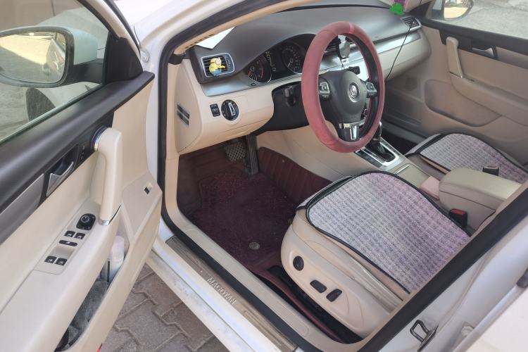 Used Volkswagen Magotan 2013 1.8TSI Premier Model Left Front Seat