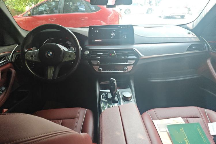 Used BMW 5 Series 2022 Second Facelift 530Li Leading Edition M Sport Package Center Console