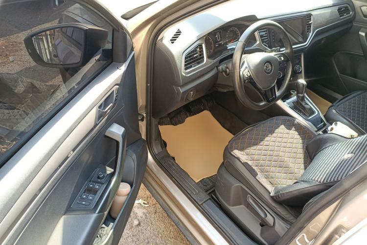 Used Volkswagen T-ROC 2018 230TSI DSG Two-Wheel Drive Advanced Version China VI Standard
