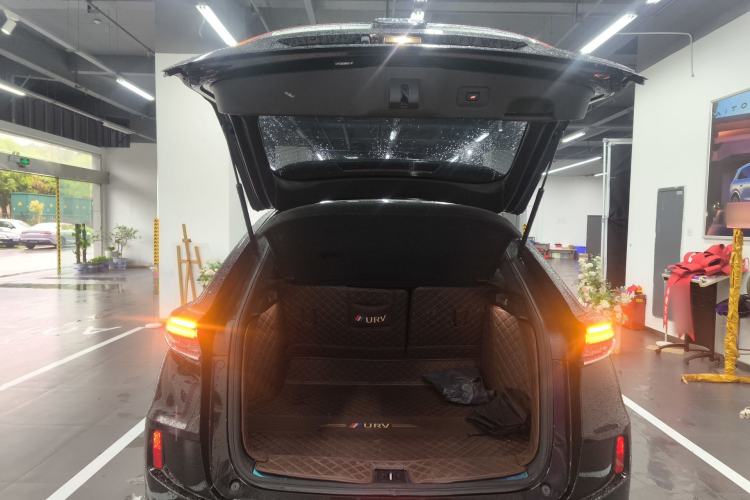 Used Honda UR-V 2020 370TURBO Two-Wheel Drive Luxury Edition Trunk