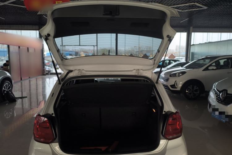 Used Volkswagen Polo 2016 1.6L Automatic Comfort Model
