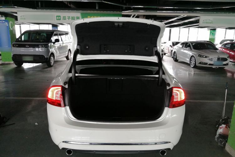 Used Volvo S60 2016 S60L T4 Zhiyuan Edition Trunk