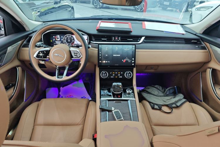 Used Jaguar XFL 2024 2.0T P250 Two-Wheel Drive Prestige Luxury Edition Center Console