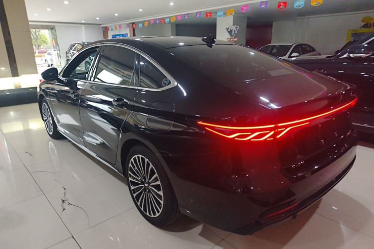 Used Chery Fengyun A8L 2025 1.5 TGDI 145 km Luxury Version Rear Left 45 Deg