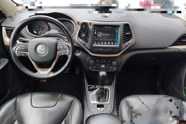 Used Jeep Cherokee 2017 2.4L Leading Smart Edition
