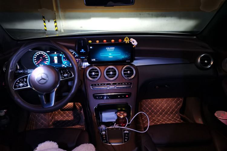 Used Mercedes-Benz GLC 2021 GLC 300 L 4MATIC Dynamic Model Center Console