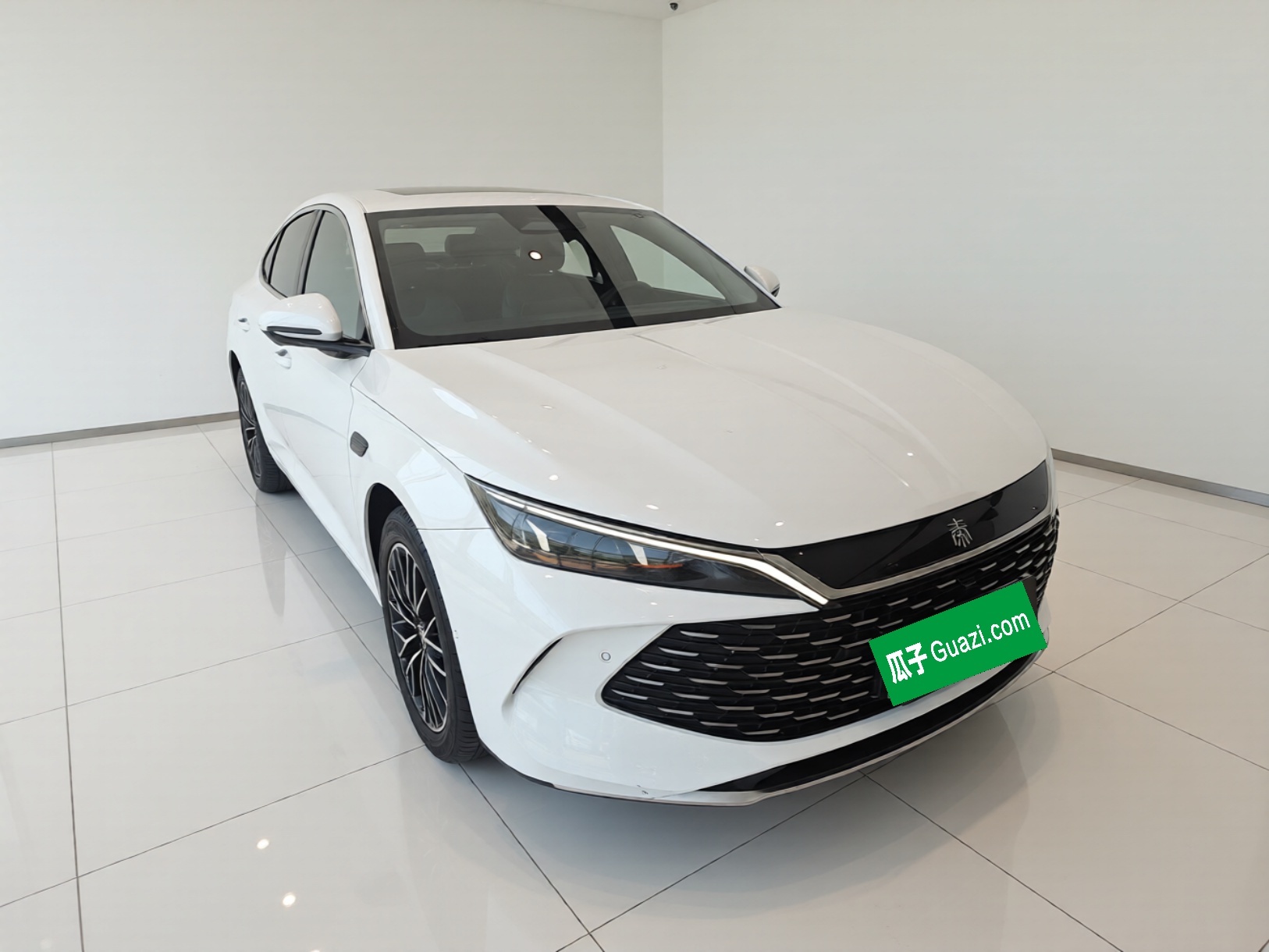 BYD Qin L 2025 DM-i Smart Drive 120KM Excellence Model — снимка 3