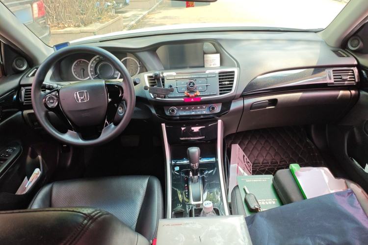 Used Honda Accord 2016 2.0L Comfort Edition Center Console