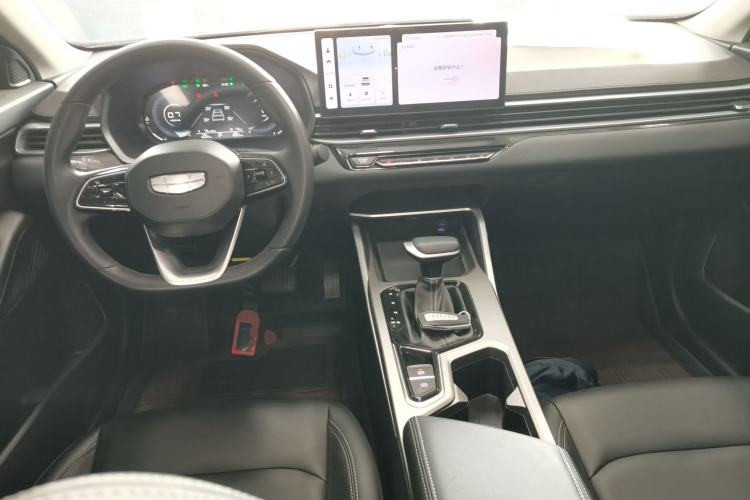 Used Geely Auto Emgrand 2025 4th Generation 1.5L CVT Luxury Version Center Console