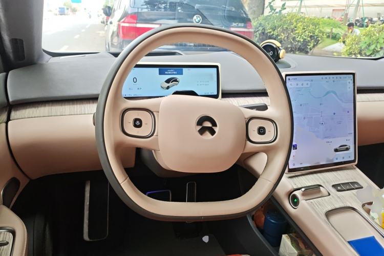 Used Nio ET7 2024 75 kWh Executive Edition Steering Wheel