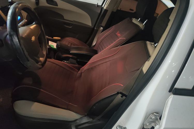 Used Chevrolet Aveo Sonic 2014 Sedan 1.4 SL MT Comfort Edition
