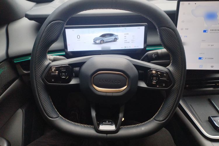 Used Lynk & Co 07 2024 EM-P 126 Long-Range Halo Steering Wheel