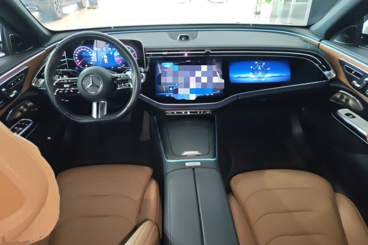 Used Mercedes-Benz E-Class 2024 E 260 L Sport Edition Center Console