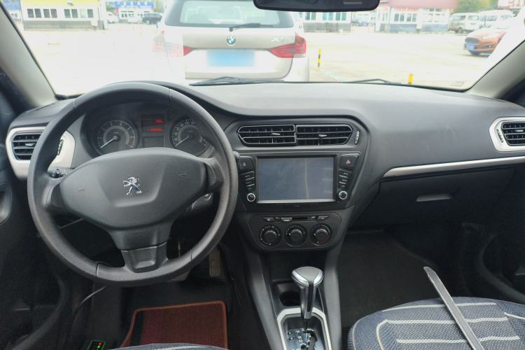 Used Peugeot 301 2016 1.6L Automatic Comfort Edition Center Console