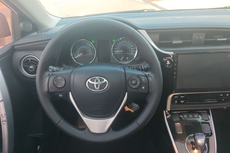 Used Toyota Corolla 2018 Dual-Engine 1.8L E-CVT Smart Edition
