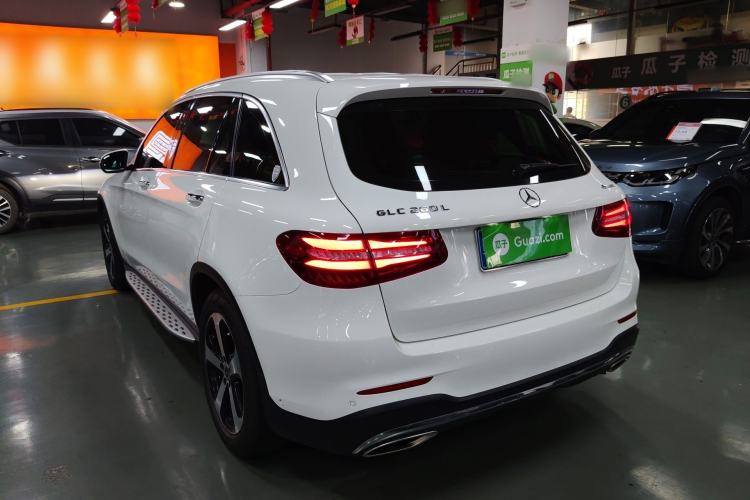 Used Mercedes-Benz GLC 2019 Facelift GLC 260 L 4MATIC Luxury Model Exterior 2