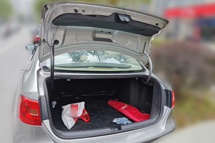 Used Volkswagen Sagitar 2012 1.6L Automatic Comfort Edition Trunk