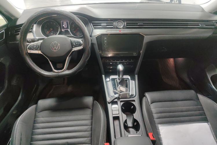 Used Volkswagen Magotan 2020 330TSI DSG Leading Model Center Console