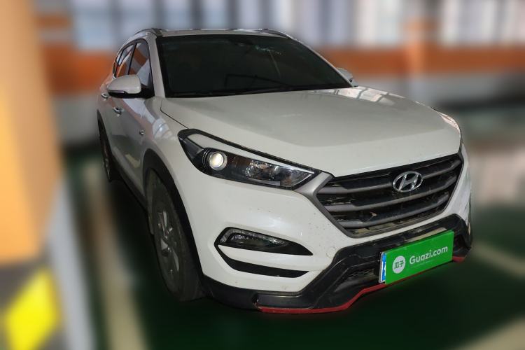 Used Hyundai Tucson 2015 1.6T Dual-Clutch Two-Wheel-Drive Smart Model Front Right 45 Deg