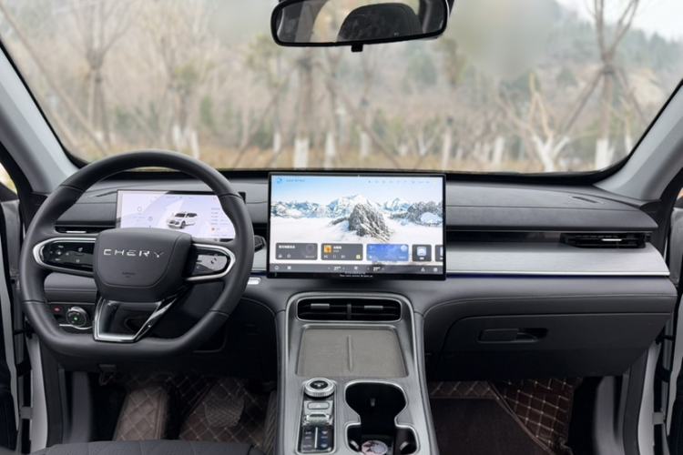 Used Chery Tiggo 8 PLUS 2025 290TGDI DCT Luxury 5-Seater
