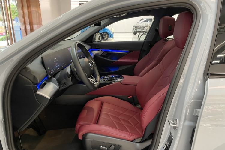 Used BMW 5 Series 2024 525i M Sport Package Left Front Seat