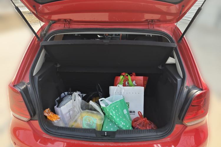 Used Volkswagen Polo 2013 1.4L Manual Fashion Edition Trunk