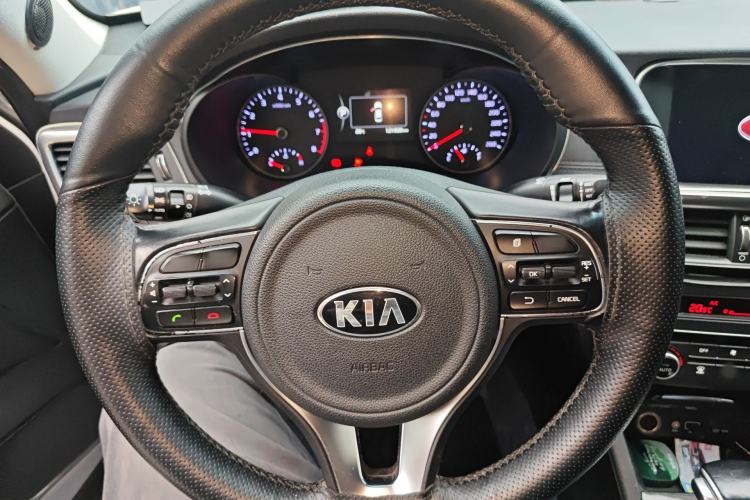 Used Kia K5 2016 2.0L Automatic LUX
