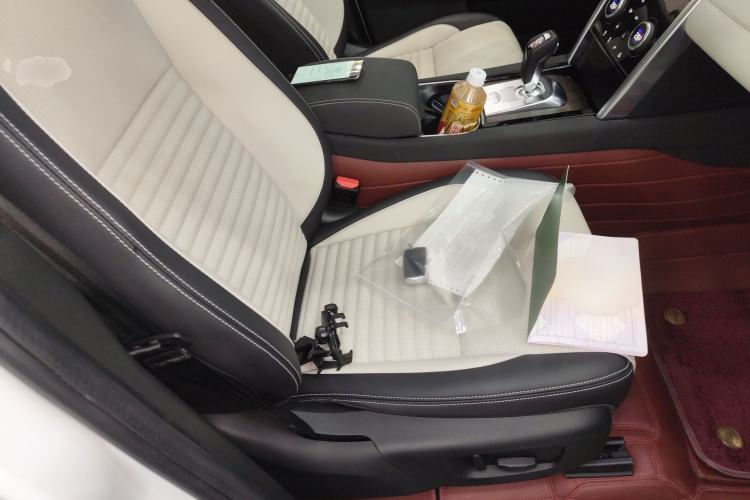 Used Land Rover Discovery Sport 2020 249 PS R-Dynamic Performance Edition Right Front Seat